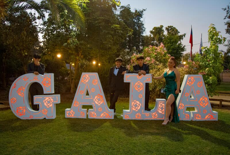 "centro de eventos para matrimonios, graduaciones, empresas y seminarios"
