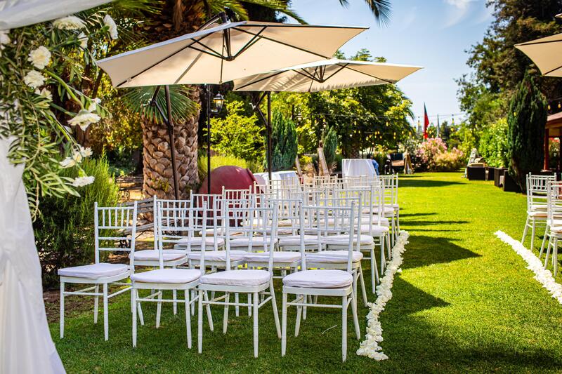 "centro de eventos para matrimonios, graduaciones, empresas y seminarios"