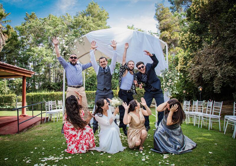 "centro de eventos para matrimonios, graduaciones, empresas y seminarios"